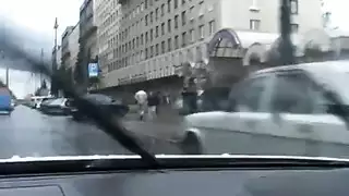 المراه تحلب جيب ظهرها بالحمام