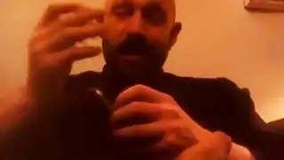 سباكة قاسية لفتاة شقراء مدخنة