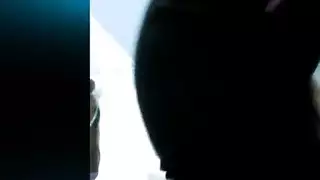 استمناء عربي صريح: لعب بالكس الحليق بتفاصيل واضحة