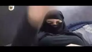 حقيقي مثير الهواة مسلم العربية جبهة تحرير مورو الإسلامية يستمني التدفق السائل كس غوشي إلى النشوة الجنسية بجد في النقاب