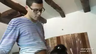 إباحي: فتيات هواة عربيات وفرنسيات تمارسن السحاق في المكتب