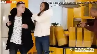 الابن يقزف عدد مرات فى الام