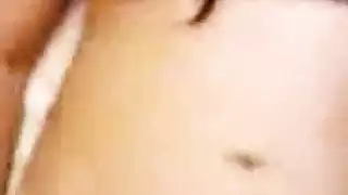 مارينا راي تتدرب على البلع العميق والشرج على الكاميرا