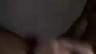 أوما جولي تفتح ساقيها لعمل سكس منفرد
