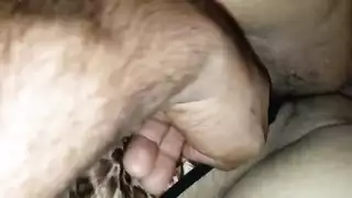 الابنة البيضاء الشرموطة تستحم مع ابوها وتغريه بجسمها الابيض الجميل وينيكها سكس محارم عائلي