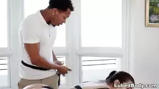 مساج تدليك بنت مع بنت