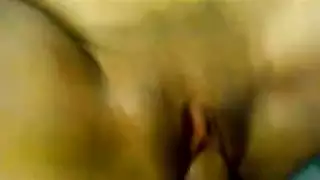 كسها مشتعل من اختراق قضيب ضخم