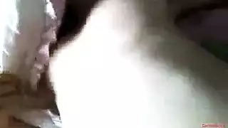 جميلة آسيوية ذات كس أملس تتلقى نكاحًا شرجيًا ومهبليًا عنيفًا