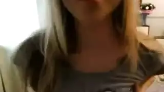 شقراء مراهقة تركع لقضيب أسود ضخم