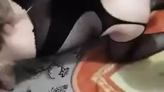 ولد ينيك مرات أبوه بقوة