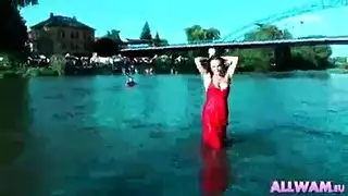 ثنائي سمراء مثلي يستخدم ألعابًا جنسية للإمتاع المتبادل الشديد