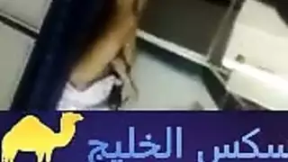 دكتور نساء ينيك الزبائن في العيادة أمام زوجها
