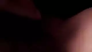 بنت تتعرا في شارع