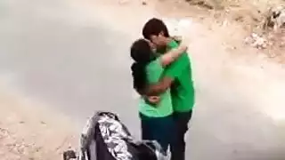 شاب يمارس الحب معي حماته في المطبخ